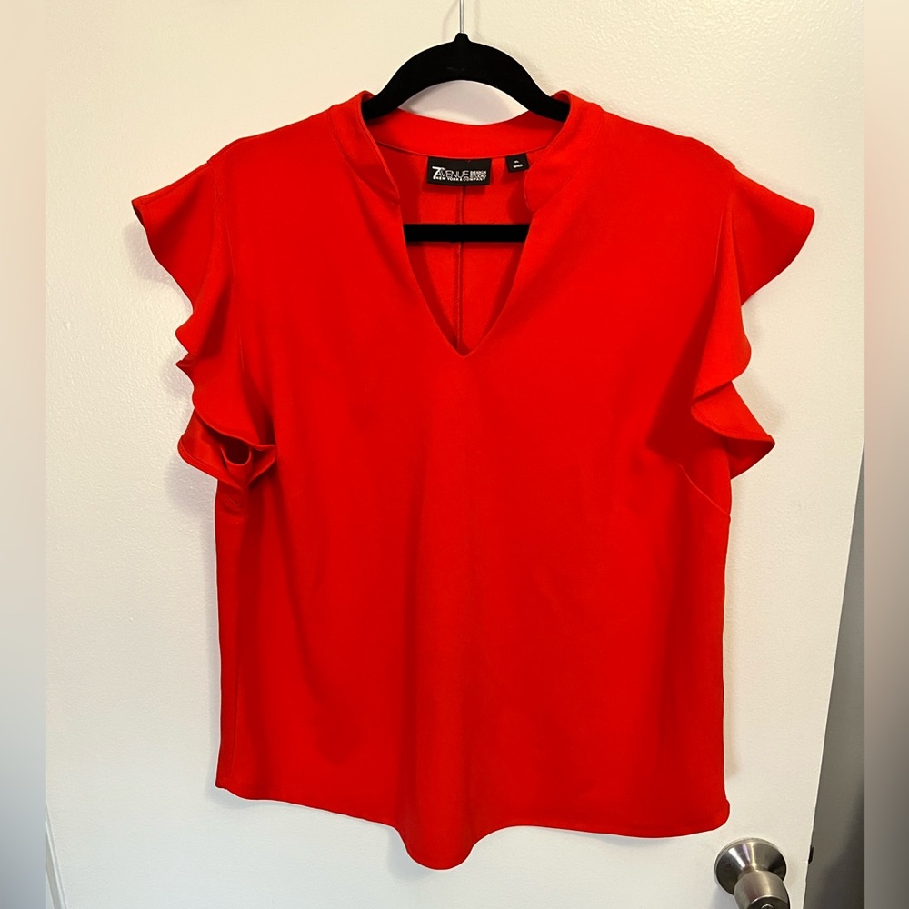 Chiffon color blouse with ruffle short sleeve shirt with a V-neck